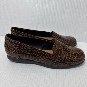 NEW ComfortView Brown Loafers Size 9 M Snakeskin Pattern Great For All Day Long